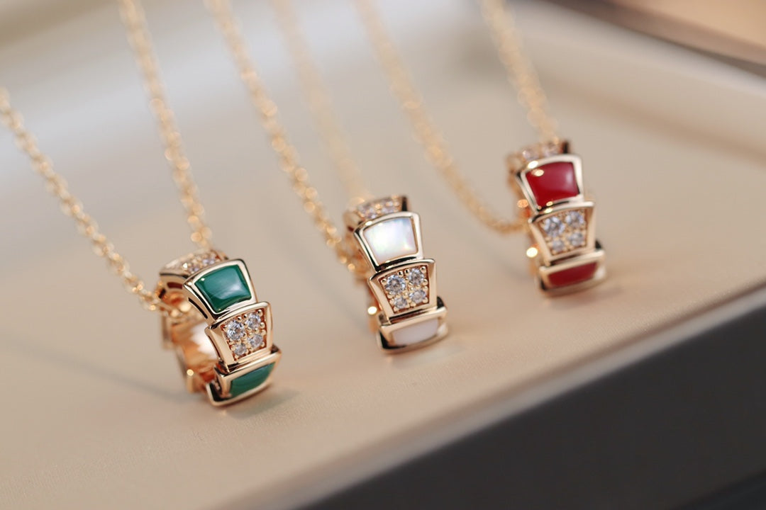 Bvlgari SERPENTI PEDANT DIAMOND NECKLACE