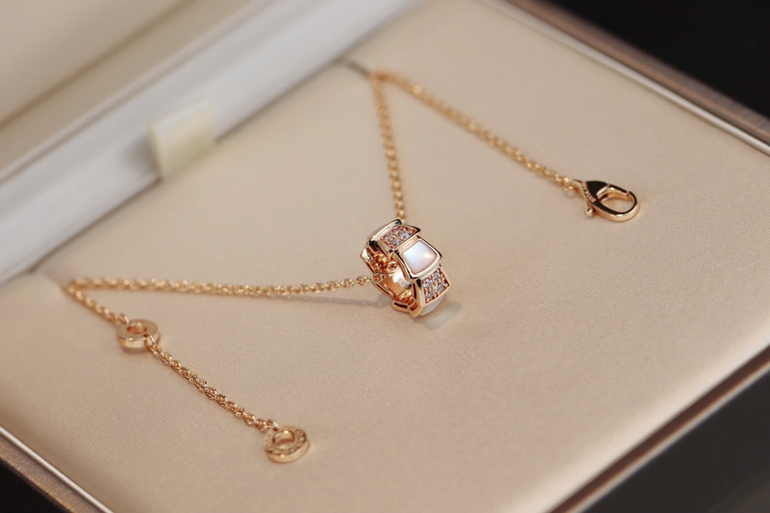 Bvlgari SERPENTI PEDANT DIAMOND NECKLACE