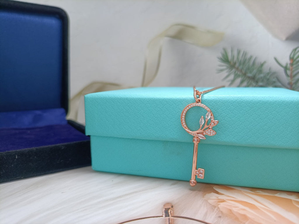 TIFFANY & CO. MINI KEY OLIVE LEAF NECKLACE DIAMOND