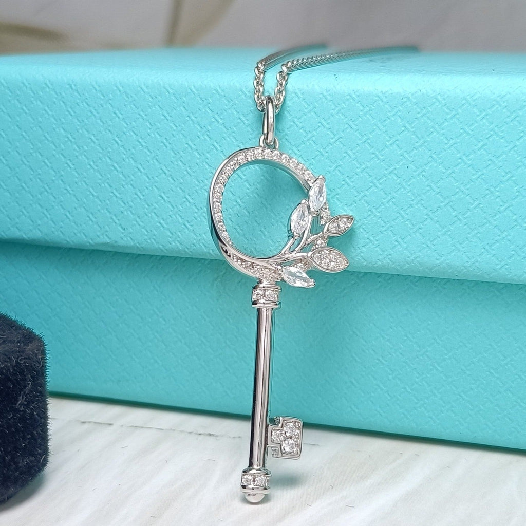 TIFFANY & CO. MINI KEY OLIVE LEAF NECKLACE DIAMOND