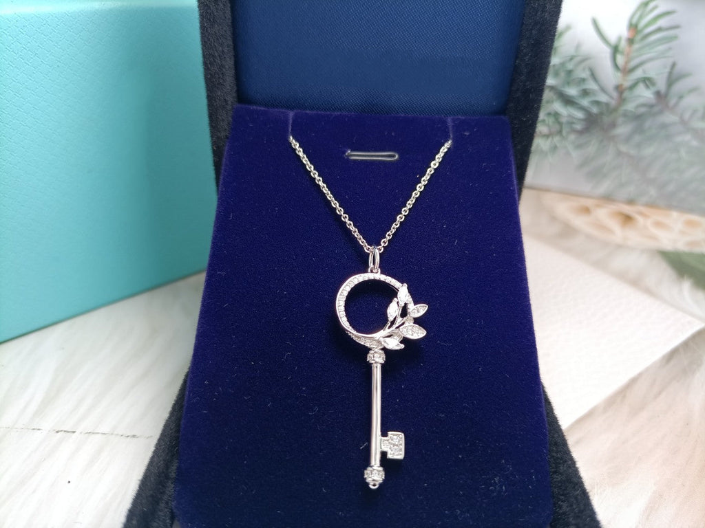 TIFFANY & CO. MINI KEY OLIVE LEAF NECKLACE DIAMOND