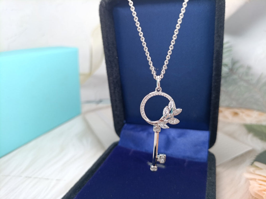 TIFFANY & CO. MINI KEY OLIVE LEAF NECKLACE DIAMOND