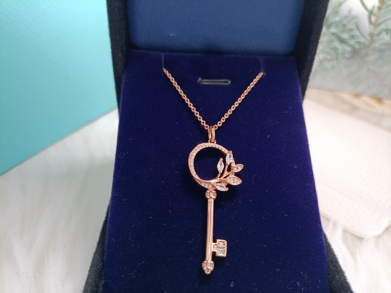 TIFFANY & CO. MINI KEY OLIVE LEAF NECKLACE DIAMOND