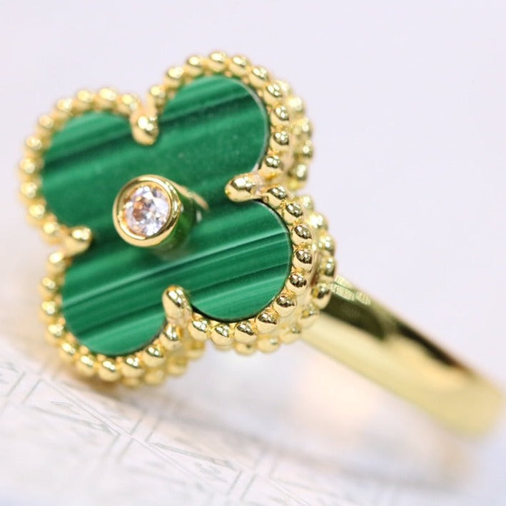 Van Cleef & Arpels CLOVER MALACHITE RING GOLD DIAMOND