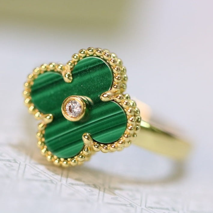 Van Cleef & Arpels CLOVER MALACHITE RING GOLD DIAMOND