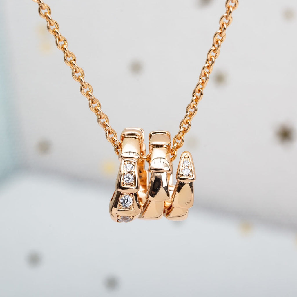 Bvlgari SERPENTI PINK GOLD NECKALCE DIAMOND