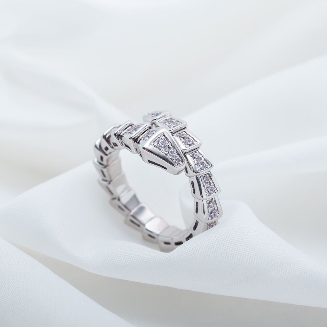 Bvlgari SERPENTI RING SILVER DIAMOND PAVED 4MM