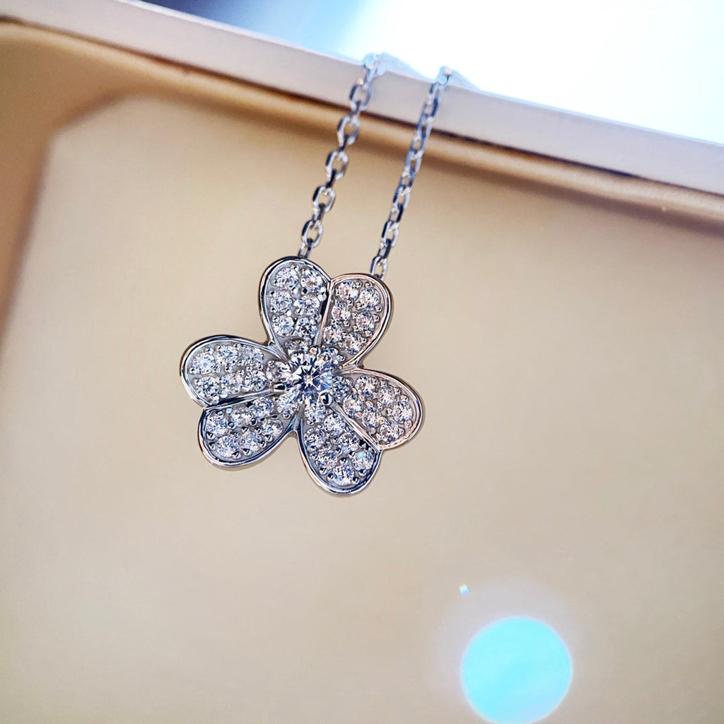 Van Cleef & Arpels CLOVER DIAMOND NECKLACE SILVER
