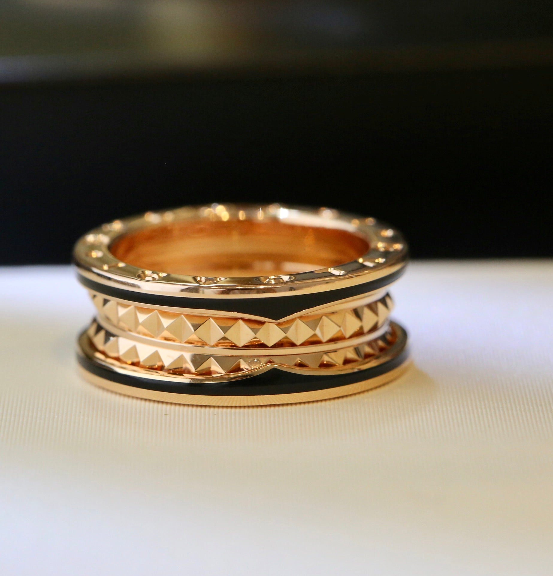 Bvlgari ZERO 1 GOLD BLACK CERAMIC RING