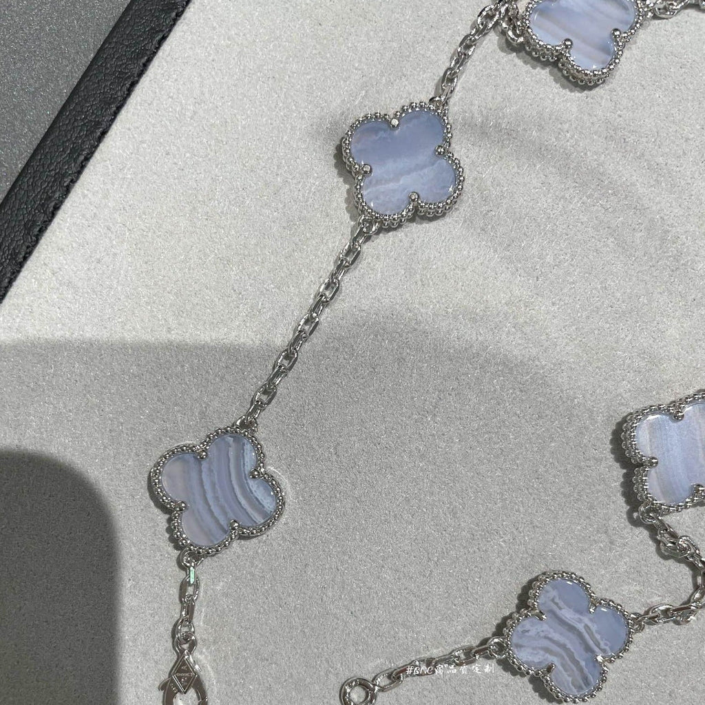 Van Cleef & Arpels VINTAGE CHALCEDONY NECKLACE 10 MOTIFS GOLD