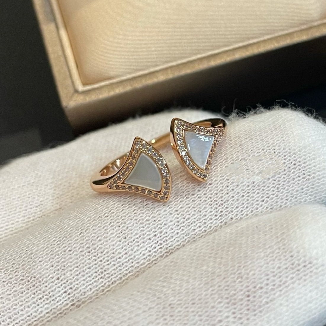 Bvlgari DREAM MOP DIAMOND OPEN RING