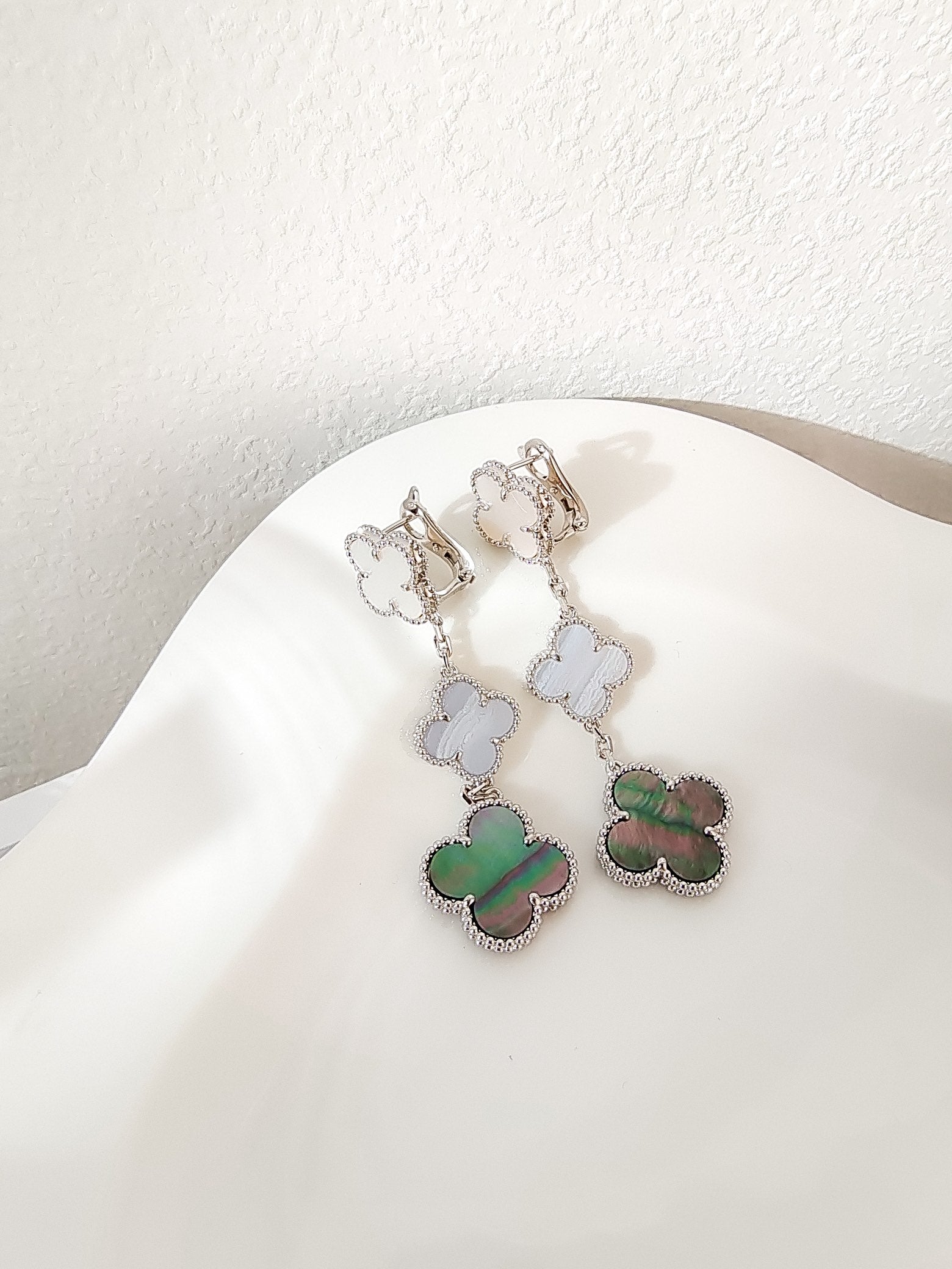 Van Cleef & Arpels CLOVER 3 MOTIFS CHALCEDONY DARK MOP SILVER EARRINGS