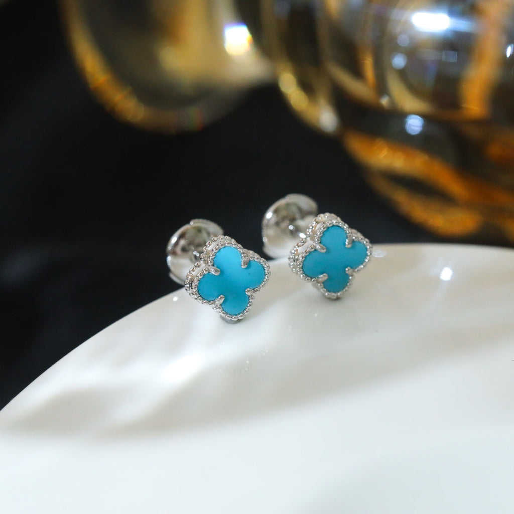 Van Cleef & Arpels CLOVER MINI SILVER ONYX STUD EARRINGS