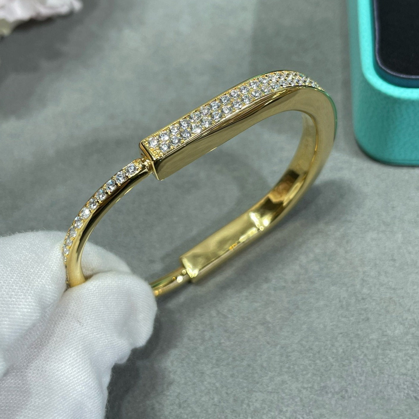 TIFFANY & CO. LOCK BRACELET DIAMOND PAVED