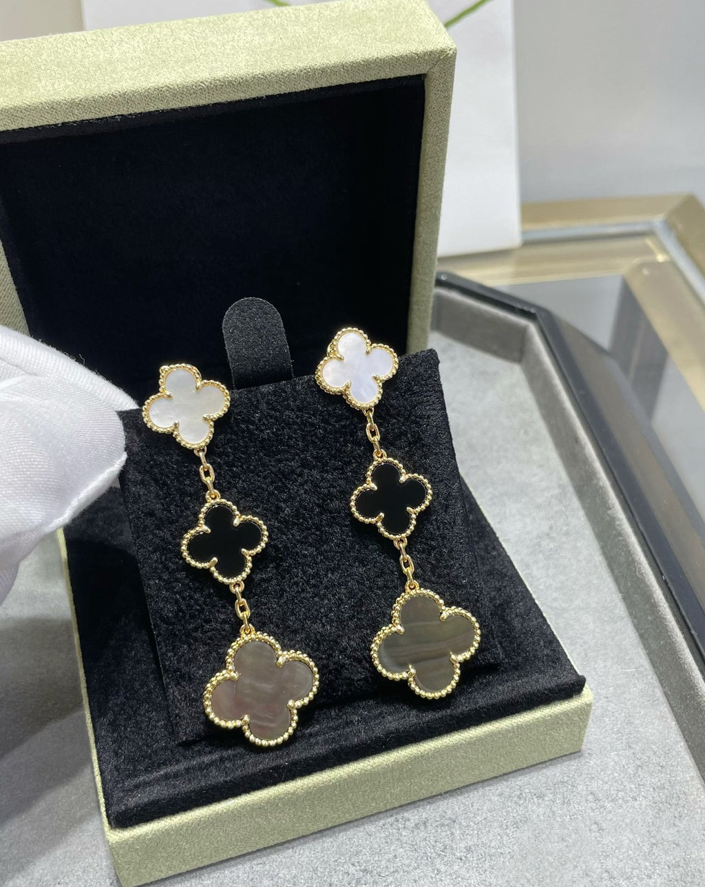 Van Cleef & Arpels CLOVER 3 MOTIF MOP ONYX DARK MOP PINK GOLD EARRINGS