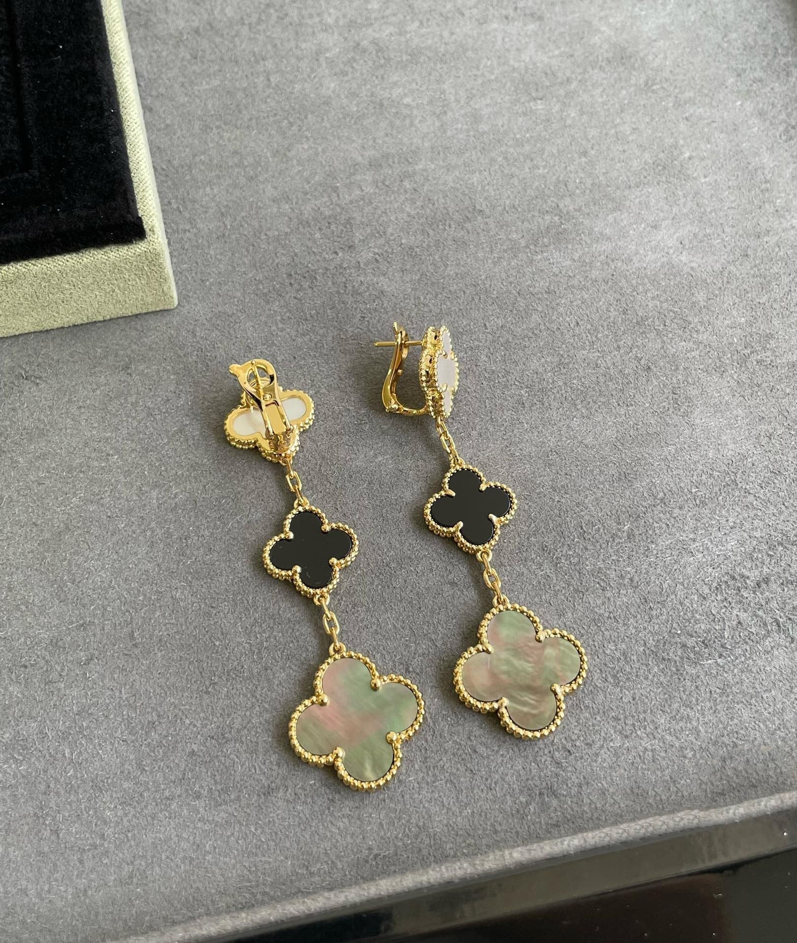 Van Cleef & Arpels CLOVER 3 MOTIF MOP ONYX DARK MOP PINK GOLD EARRINGS