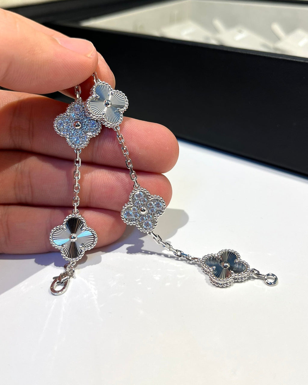 Van Cleef & Arpels CLOVER 5 MOTIF SILVER DIAMOND BRACELET