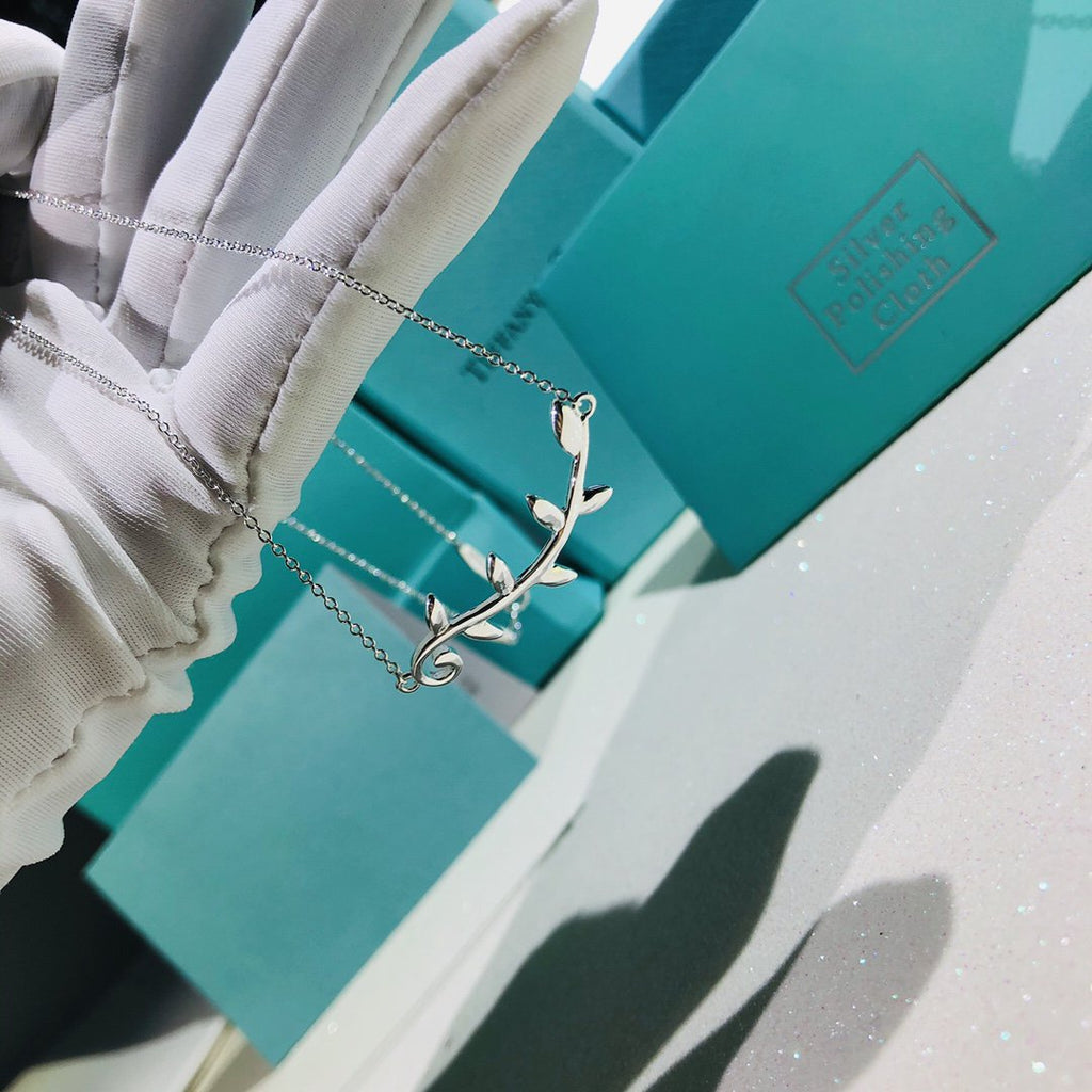 TIFFANY & CO. PALOMA PICASSO STERLING SILVER OLIVE BRANCH NECKLACE
