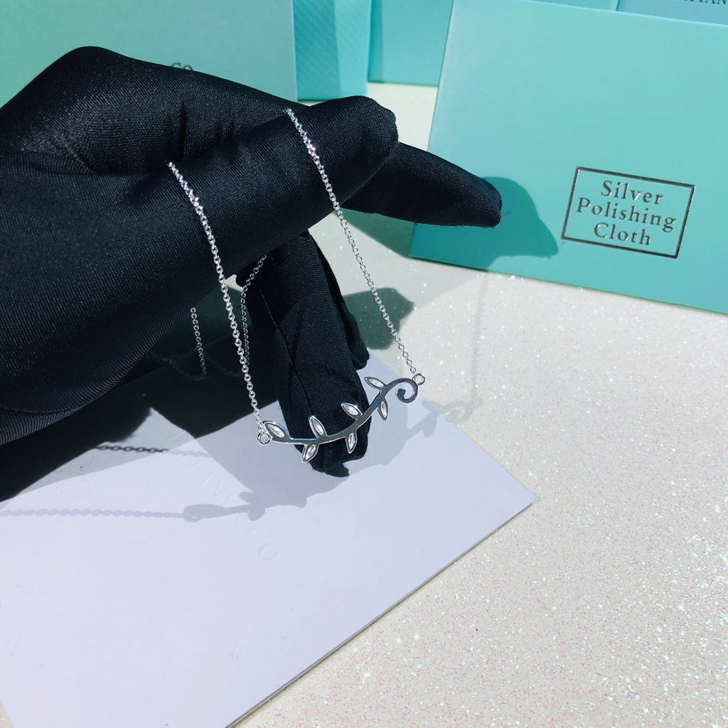 TIFFANY & CO. PALOMA PICASSO STERLING SILVER OLIVE BRANCH NECKLACE