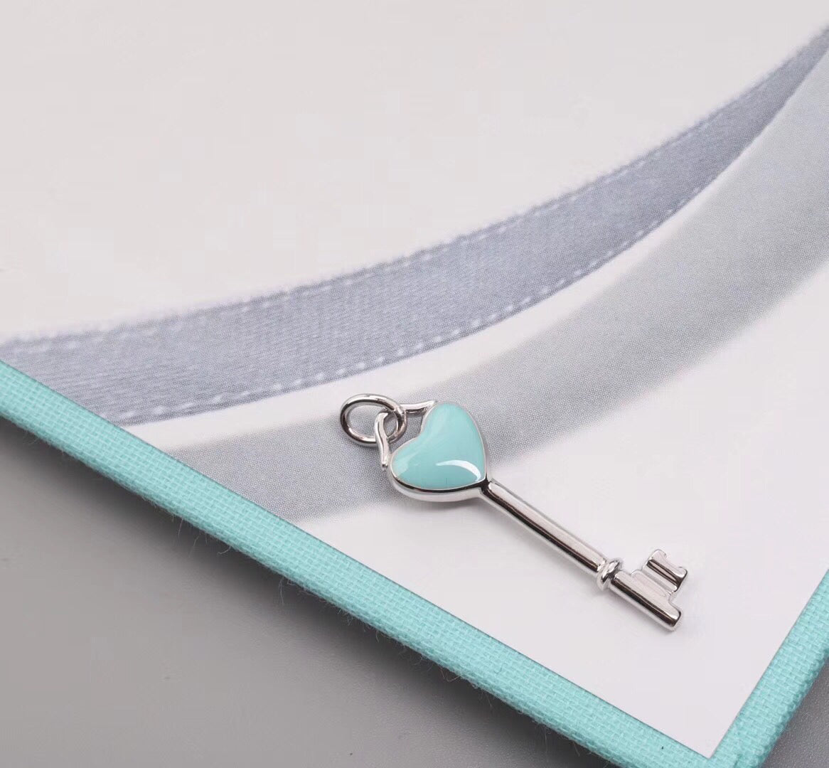 TIFFANY & CO. TIFF HEART KEY