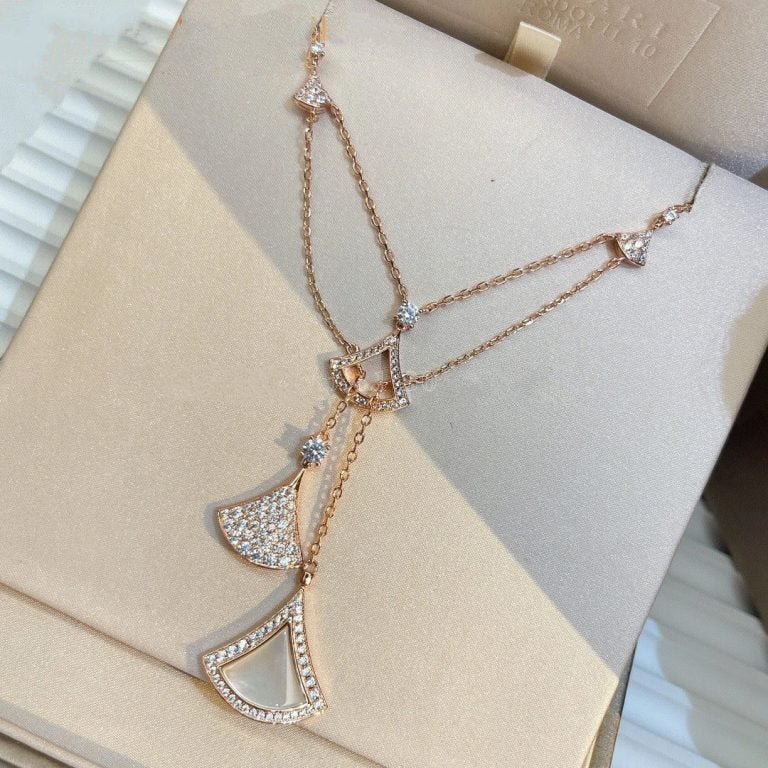 Bvlgari DREAM NECKLACE  3 MOTIF WHITE MOP DIAMOND