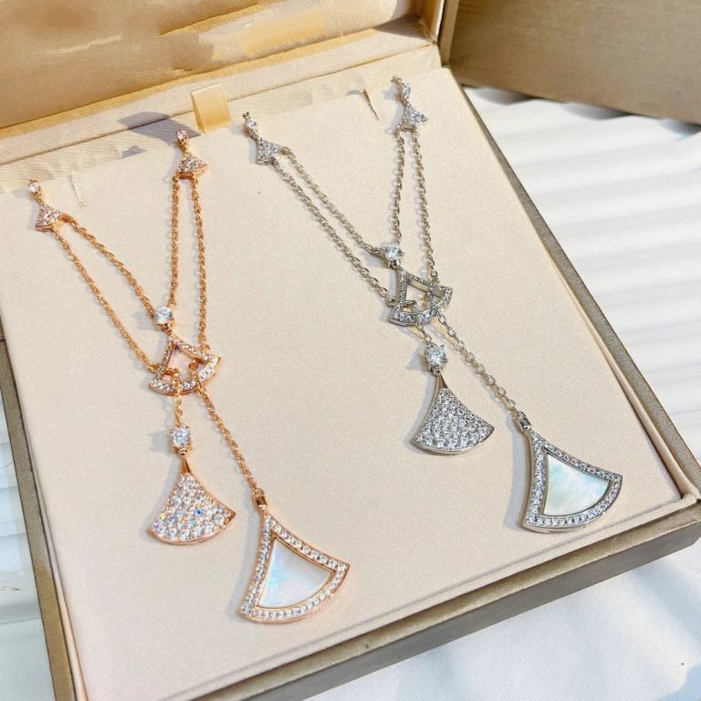 Bvlgari DREAM NECKLACE  3 MOTIF WHITE MOP DIAMOND