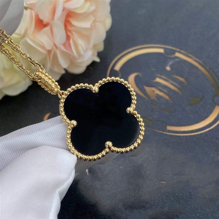 Van Cleef & Arpels CLOVER GOLD ONYX BIG CLOVER NECKLACE