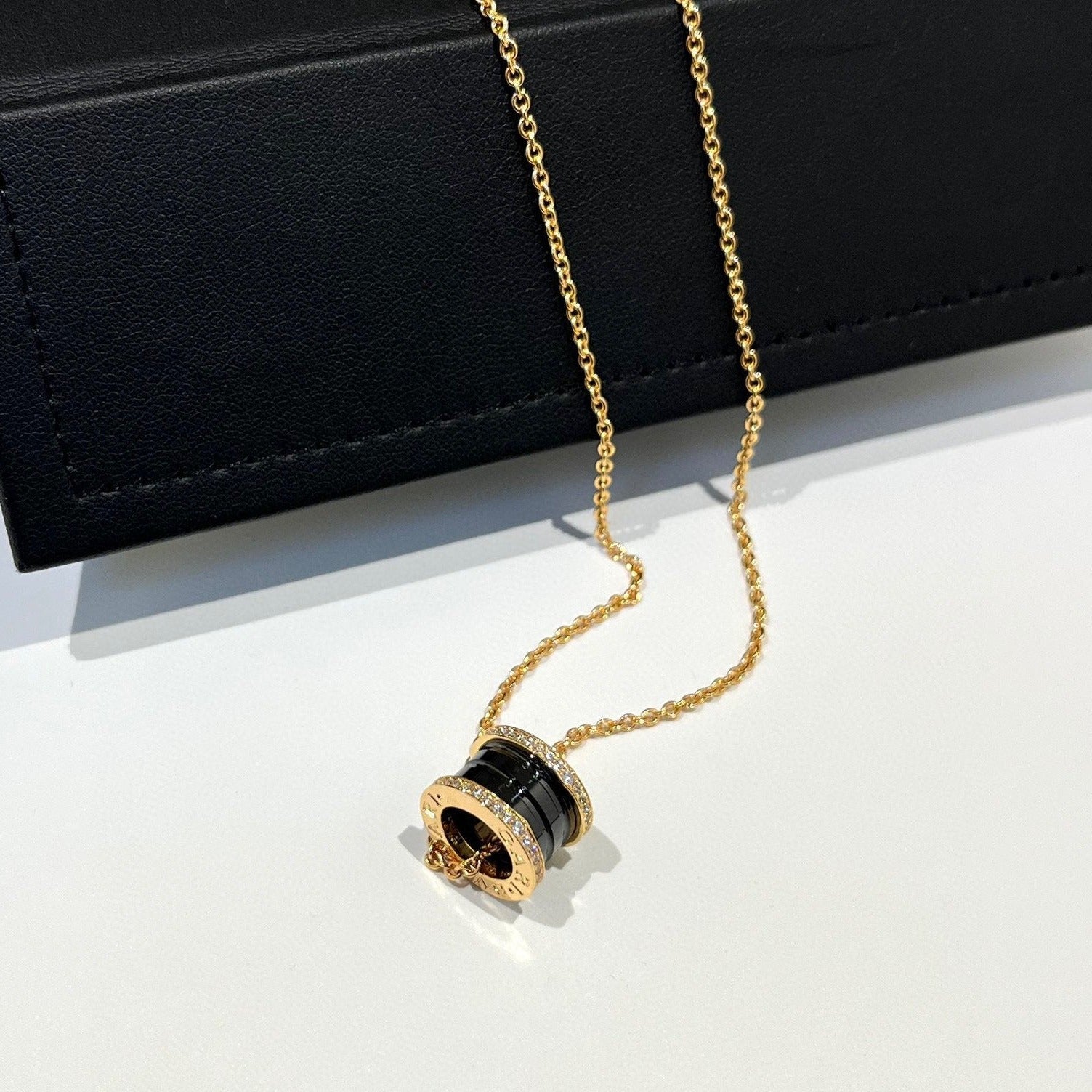 Bvlgari ZERO 1 BLACK CERAMIC DIAMOND PINK GOLD NECKLACE